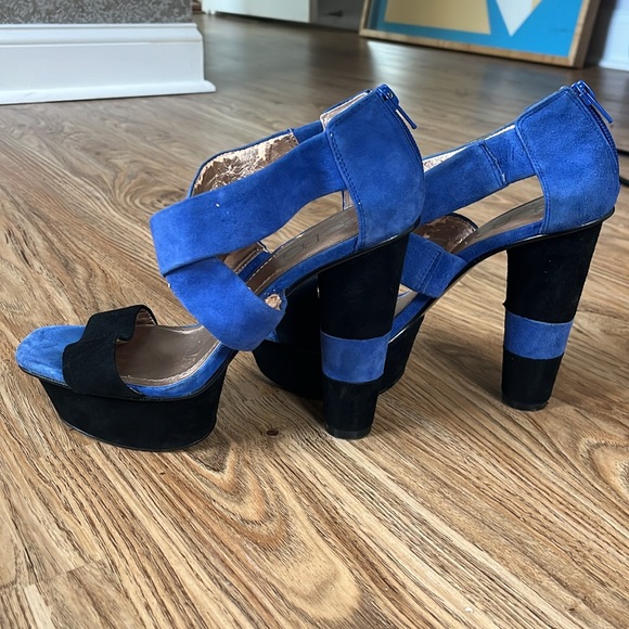 Vintage BCBG Platform Heels - Picture 5 of 9